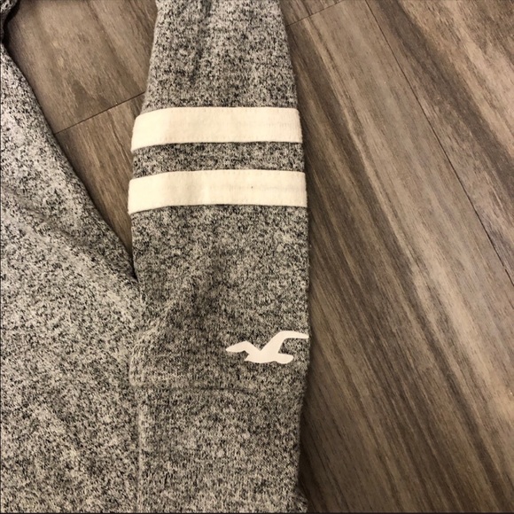Hollister gray long sleeves top with a hood two white strips on sleeves XS - Picture 5 of 8
